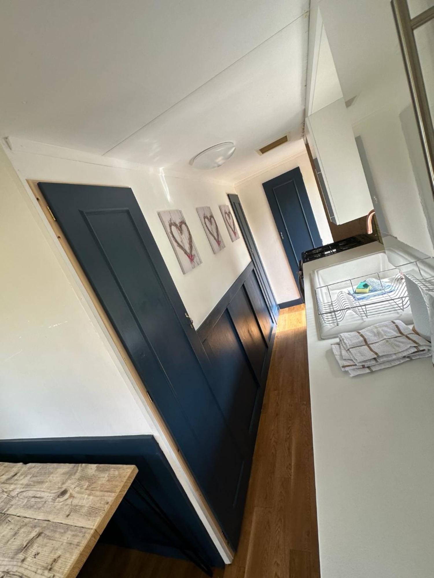 Tracey'S Hideaway - With Hot Tub & Amazing Views Hotell Llanasa Eksteriør bilde